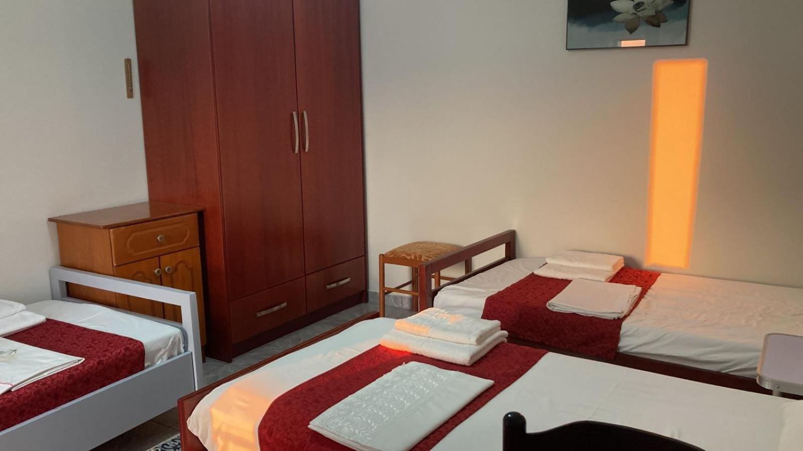 Akeron'S Rooms Саранда Екстер'єр фото